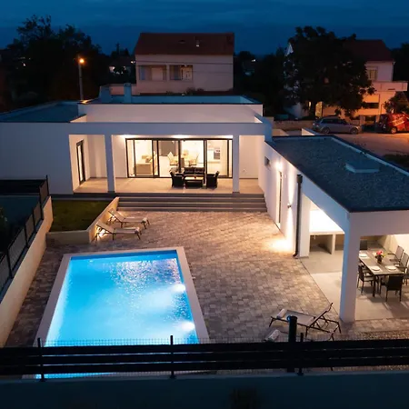 Ivonina Villa *